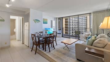 Condo, 1 Bedroom | Tempat makan