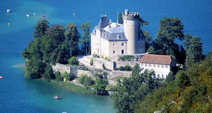 Appartement entre lac et montagne, activité estivale et hivernale aux alentours