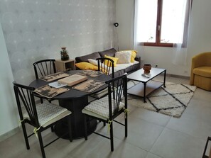 TV, table tennis, books, stereo - Apartment between lake and mountains, summer and winter activities nearby (Alex)