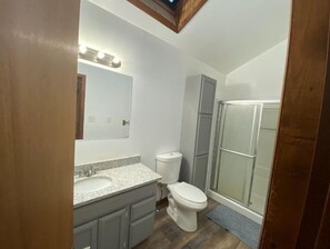Towels, soap, shampoo, toilet paper