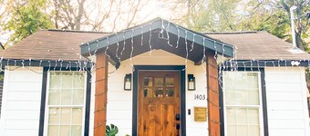 The Boho Cottage Minutes to Downtown Austin and The Lake