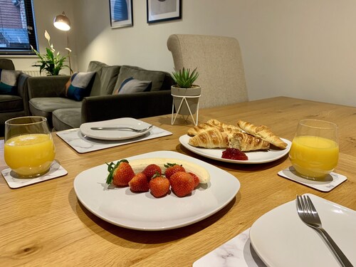 SA Today St Margarets Court Taunton with Fibre Wi-Fi & Netflix