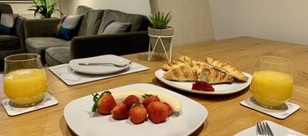 SA Today St Margarets Court Taunton with Fibre Wi-Fi & Netflix