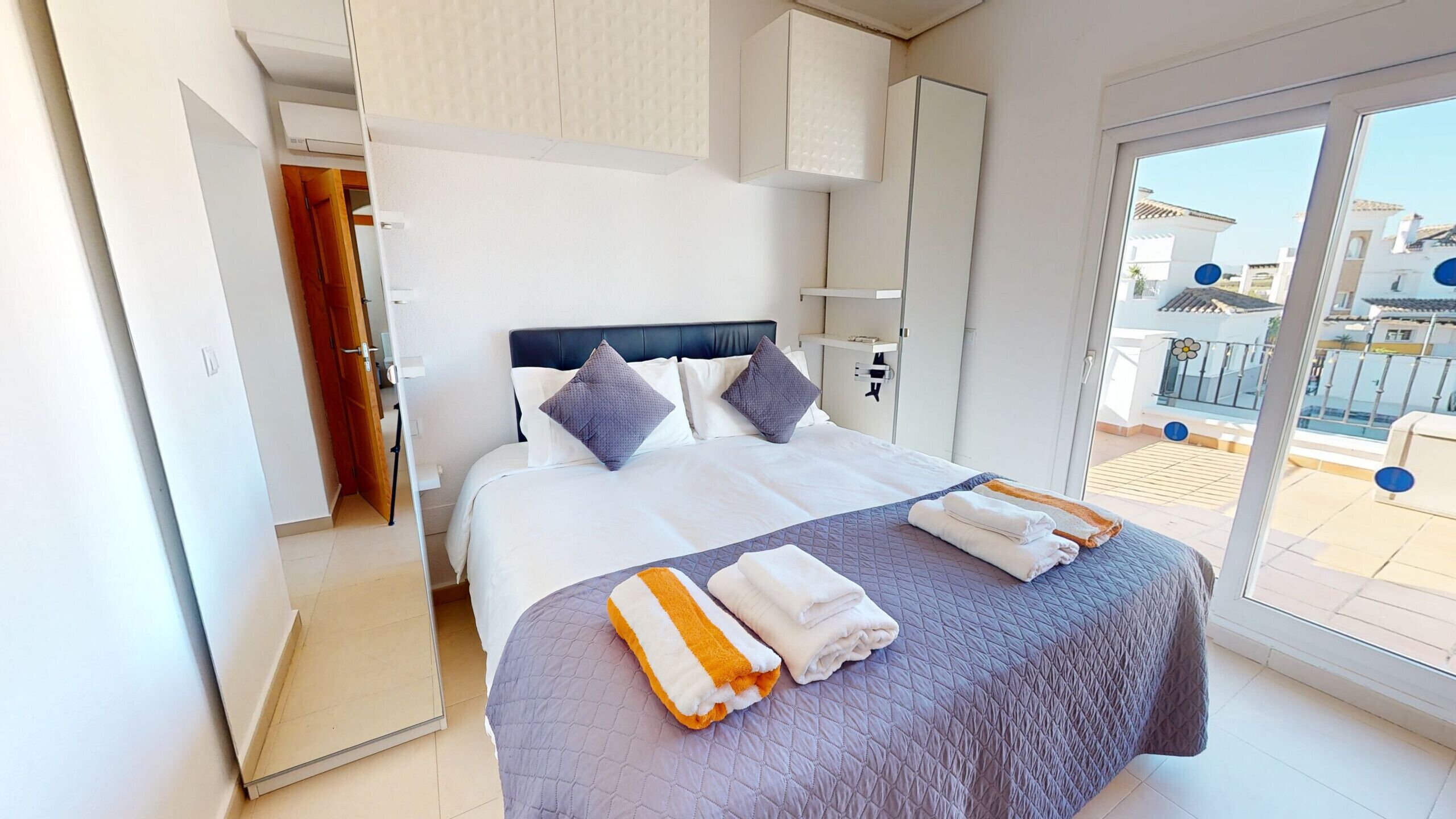 4 Schlafzimmer, Zimmersafe, Bügeleisen/Bügelbrett, kostenloses WLAN