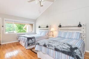 2 soverom, strykejern/-brett, wi-fi og sengetøy