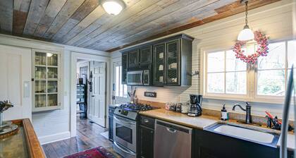 The Brigadoon a Breathtaking Cottage in Leipers Fork