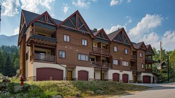 Residents enjoy balconies with outdoor space.