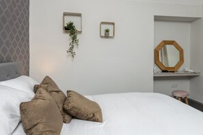 Deluxe House, Private Bathroom (North lodge 2) | Interior