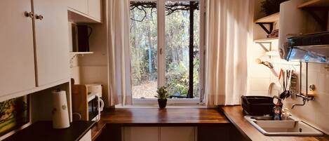 雪櫃、微波爐、爐具、咖啡機/沖茶器