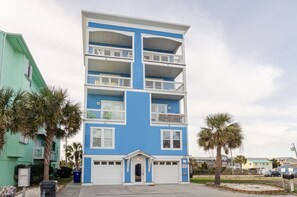 Exterior - Luxury Condo w Ocean View 2 Blocks from Boardwalk (Carolina Beach)