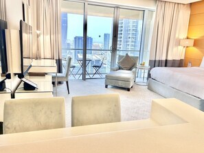 Apartment (0 Bedroom) | Living area | 42-inch LED TV with cable channels, TV - Fashion Avenue Dubai Mall Residences - Studio with balcony (Dubai)