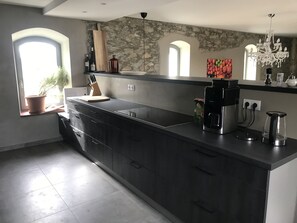 Fridge, oven, stovetop, dishwasher - Large vacation home in the countryside (Lausnitz bei Neustadt an der Orla)