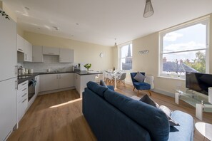 City Apartment | Living area | Flat-screen TV - Apartment 5 Isabella House Hereford (Hereford)