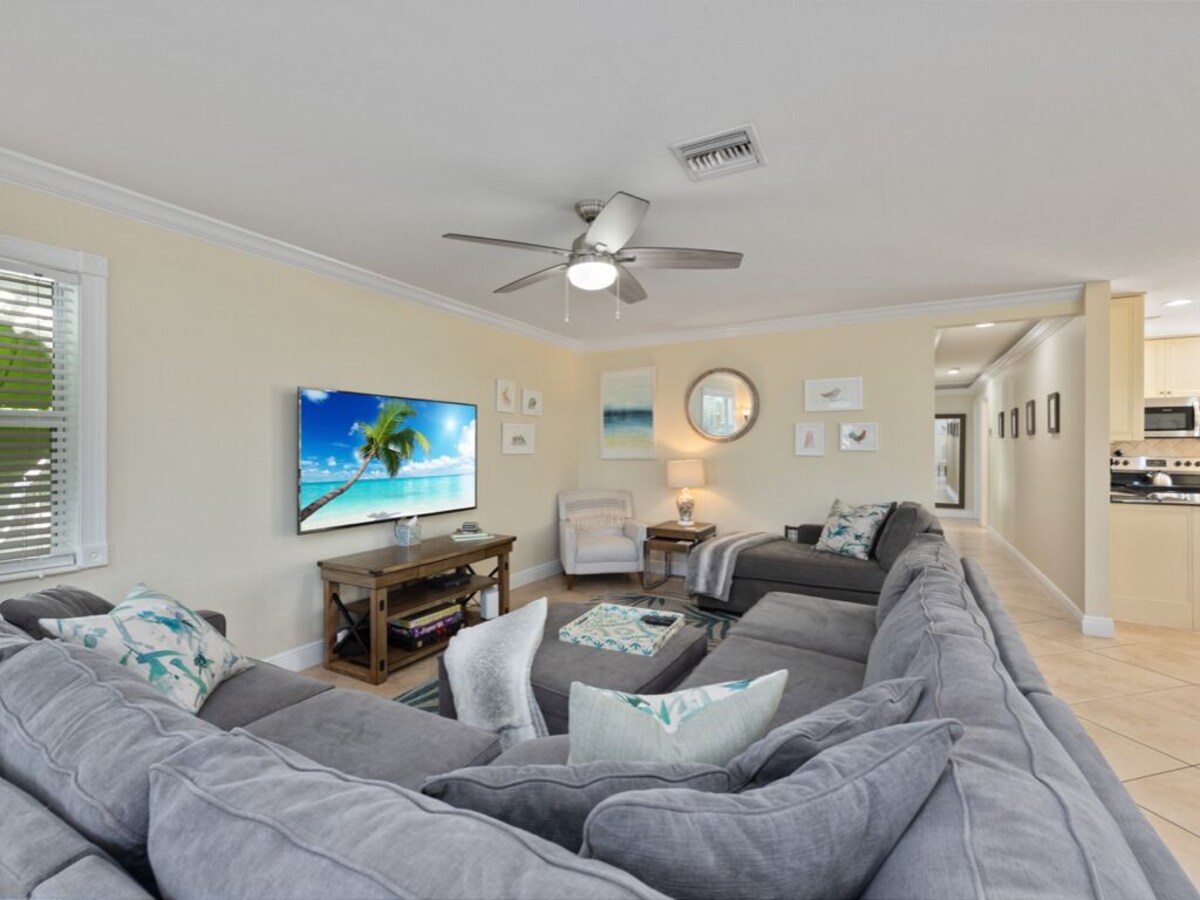 Photo 12 of Naples Park Pool & Spa Home 1 Mile to Beach and Tropical Oasis Fenced Yard.