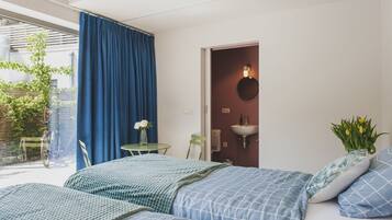 3 bedrooms, travel crib, free WiFi, wheelchair access