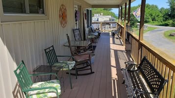 House (Mountain Top Retreat) | Balcony