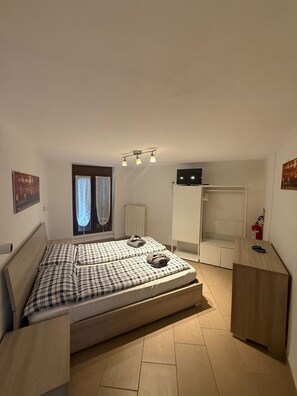 2 bedrooms, free WiFi, bed sheets