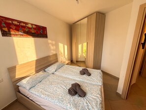 2 habitaciones, tabla de planchar con plancha y wifi gratis 