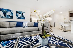 Smart-TV, Tischfußball, Tischtennisplatte