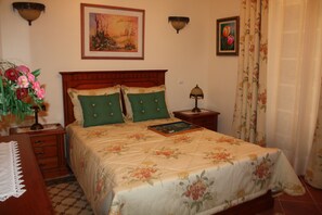 4 slaapkamers, een strijkplank/strijkijzer, wifi, beddengoed