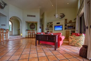 Deluxe House | Living area | Flat-screen TV - Casa Juan (San José del Cabo)