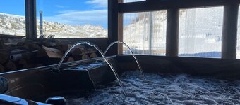 Deer Cabin * Yellowstone/Forest * Private Hot Tub