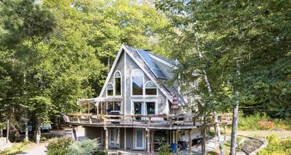 Perfect family retreat in the White Mts., Pool & Tennis Court, Dogs OK!