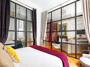 3 bedrooms, desk, iron/ironing board, travel crib