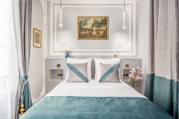 5 Schlafzimmer, Schreibtisch, Bügeleisen/Bügelbrett, Reisekinderbett
