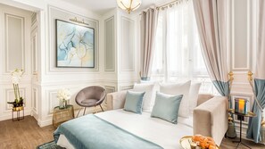 2 bedrooms, desk, iron/ironing board, travel cot - Merveil - Luxury Suite - Louvre - Marcel II (Paris)