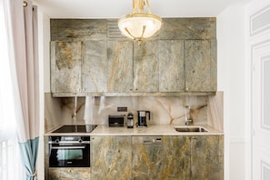 Fridge, microwave, oven, stovetop