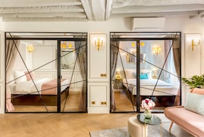 4 Schlafzimmer, Schreibtisch, Bügeleisen/Bügelbrett, Reisekinderbett