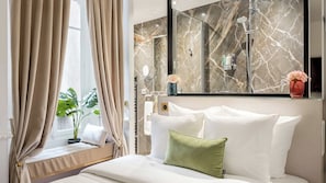 4 Schlafzimmer, Schreibtisch, Bügeleisen/Bügelbrett, Reisekinderbett