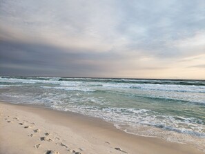 Beach nearby, sun loungers, beach towels