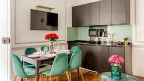 Dining - Merveil - Luxury Suite - Louvre - Aboukir IV (Paris)
