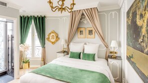 2 chambres, bureau, fer et planche à repasser, lit parapluie