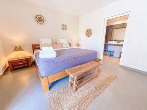 2 bedrooms, desk, iron/ironing board, travel cot