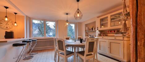 تناول الطعام