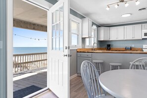 Fridge, microwave, oven, stovetop - Gray Gull / 1003 West Beach Drive - Coastal Vacation Resorts (Oak Island)