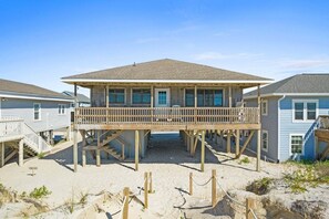 Exterior - Gray Gull / 1003 W Beach Drive (Oak Island)