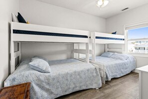 4 bedrooms, Internet - Holidaze / 4330 E Beach Drive (Oak Island)
