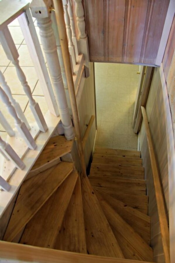 Interior - Moby Dick / 4527 West Beach Drive - Coastal Vacation Resorts (Oak Island)