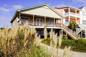 Exterior - Natural Hi / 4928 East Beach Drive - Coastal Vacation Resorts (Oak Island)