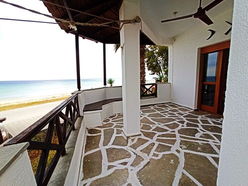 Zennova 22 Nikiti Sea Side House