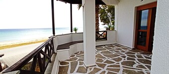 Zennova 22 Nikiti Sea Side House