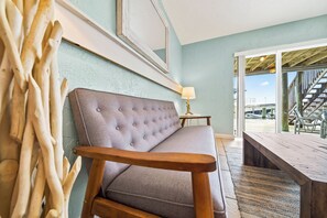 Interior - Dockside Marina Studio (Sebastian)