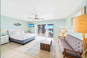 Room - Waterfront Marina Studio in Sebastian, Florida (Sebastian)