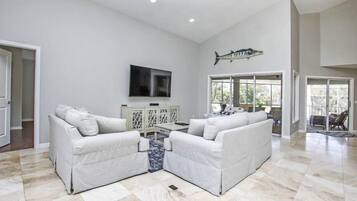 House (Chip Shot) | Exterior