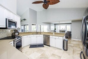 House (Chip Shot) | Exterior