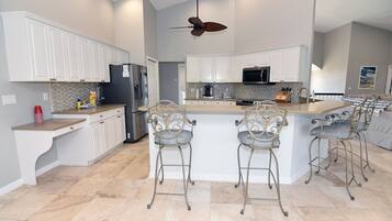 House (Chip Shot) | Private kitchen